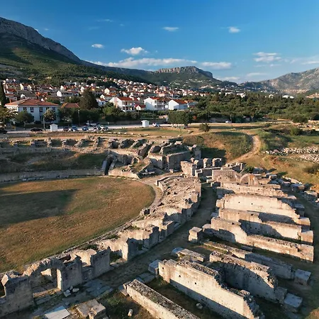 Antique View Solin *